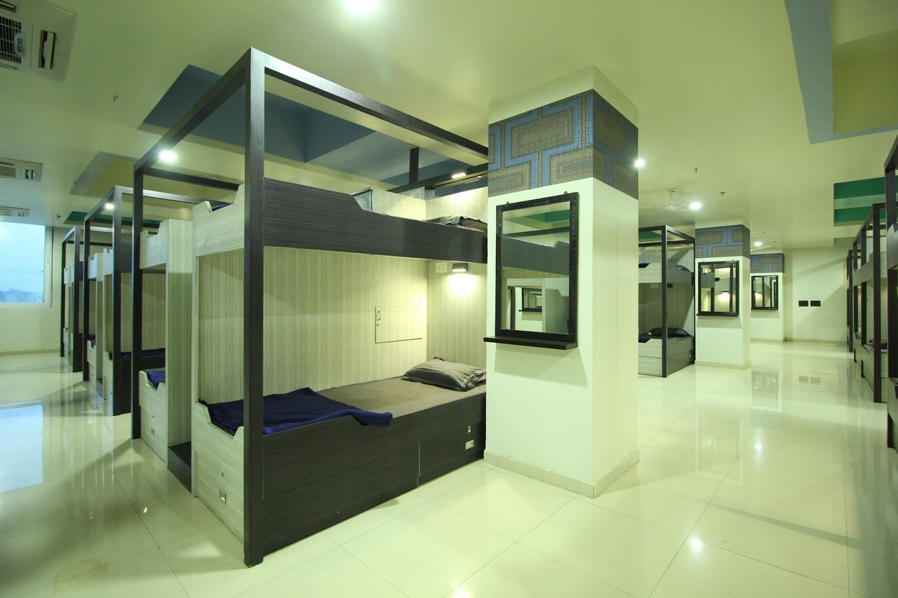 Jackpot Room In & Out Dormitory Amhedabad Dış mekan fotoğraf