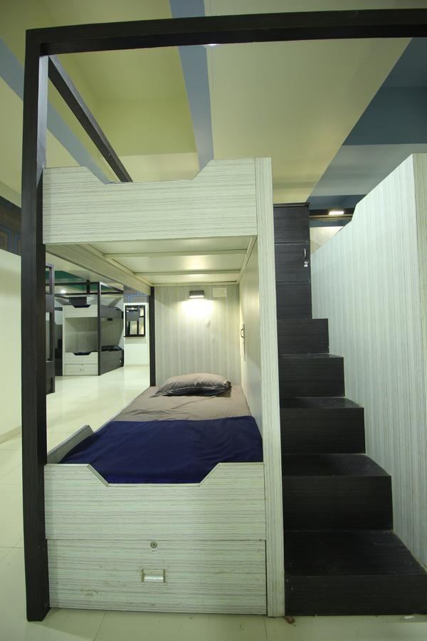 Jackpot Room In & Out Dormitory Amhedabad Dış mekan fotoğraf