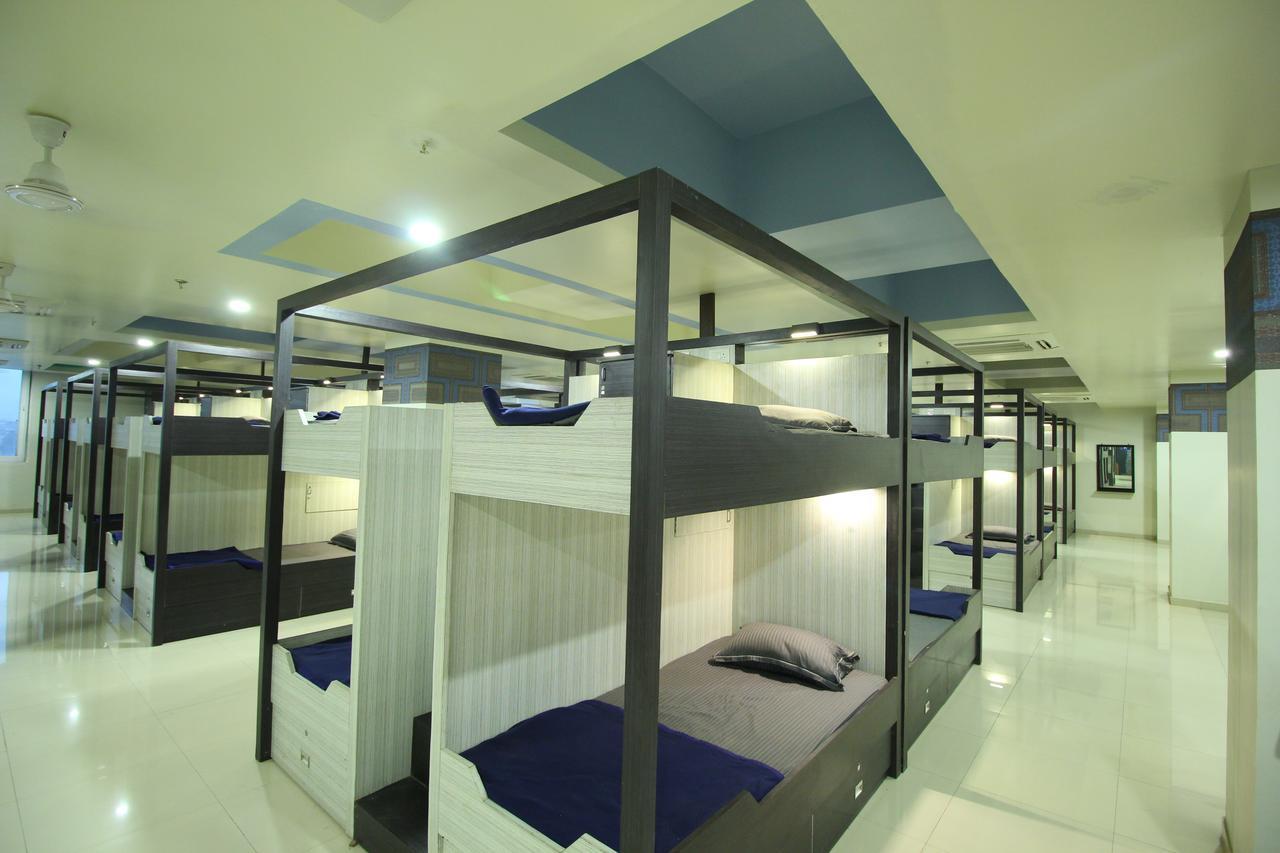 Jackpot Room In & Out Dormitory Amhedabad Dış mekan fotoğraf