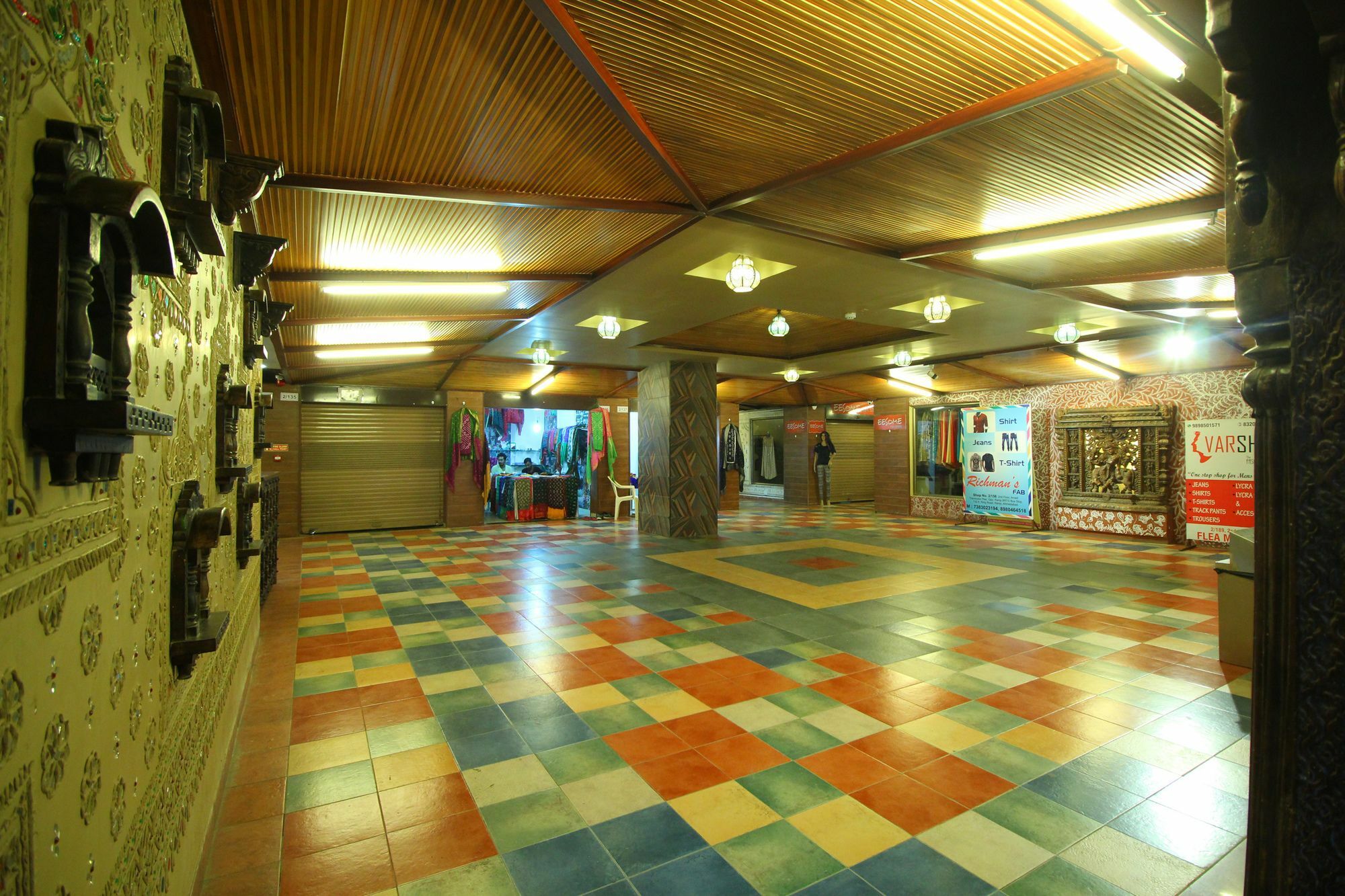 Jackpot Room In & Out Dormitory Amhedabad Dış mekan fotoğraf